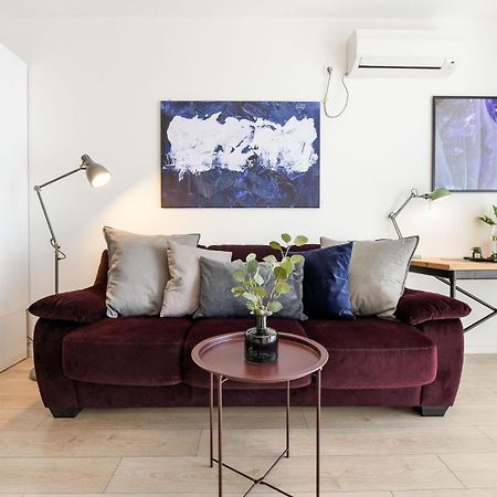 Appartamento Wonderfull 1Br Aviatiei Bucarest Esterno foto
