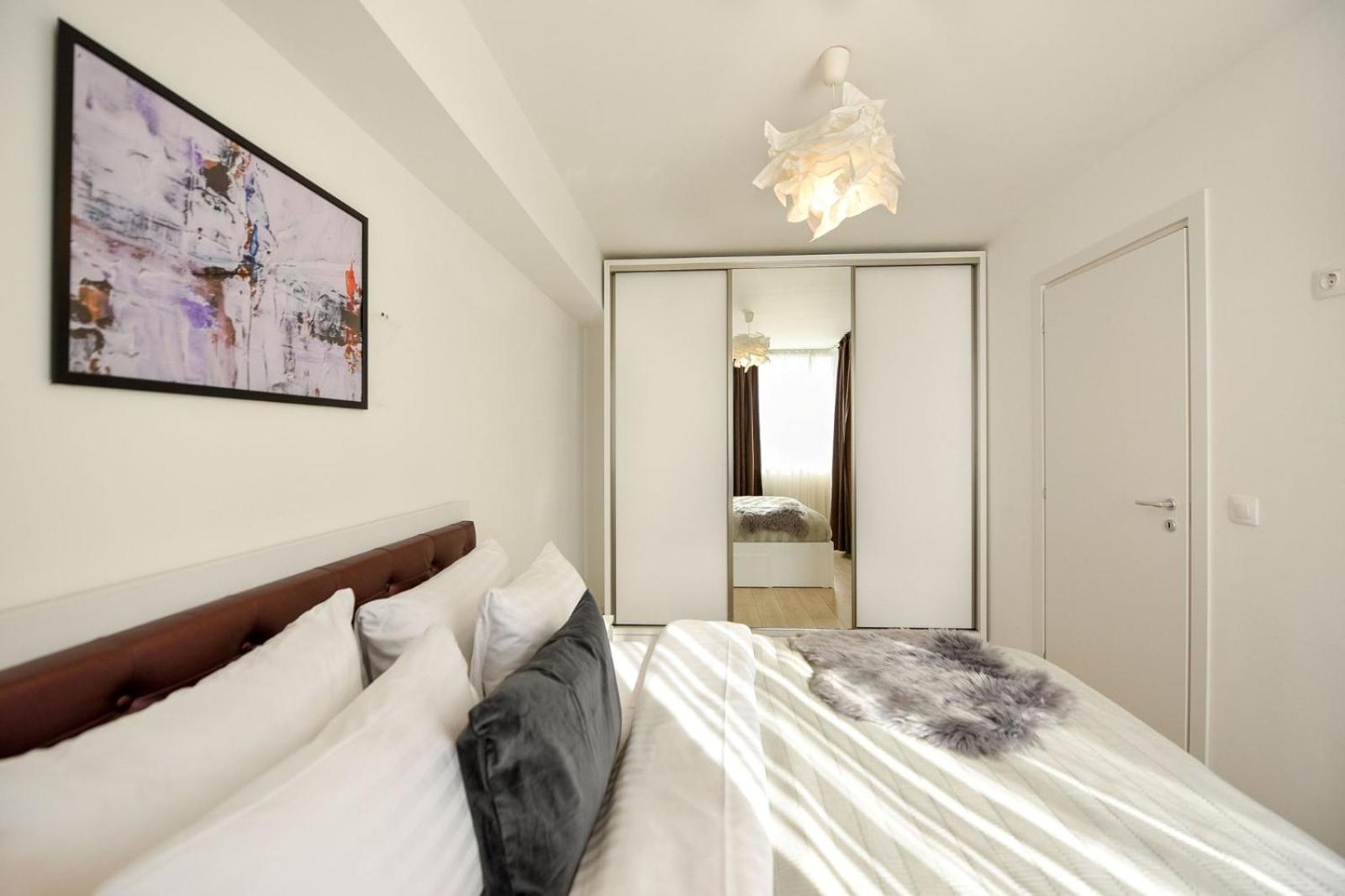 Appartamento Wonderfull 1Br Aviatiei Bucarest Esterno foto